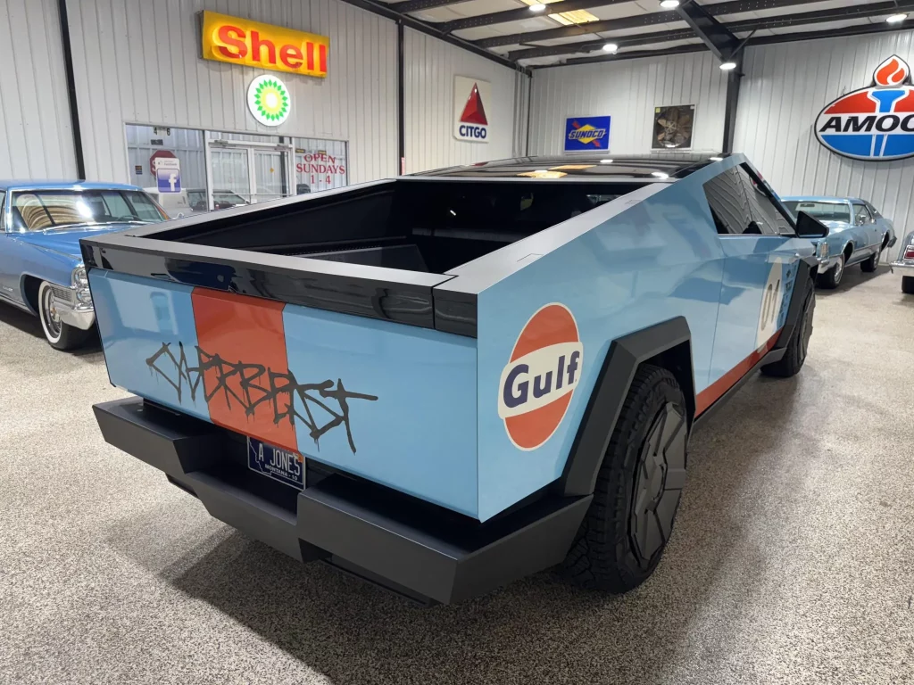 2024 tesla cybertruck cyberbeast Gulf 5 Motor16