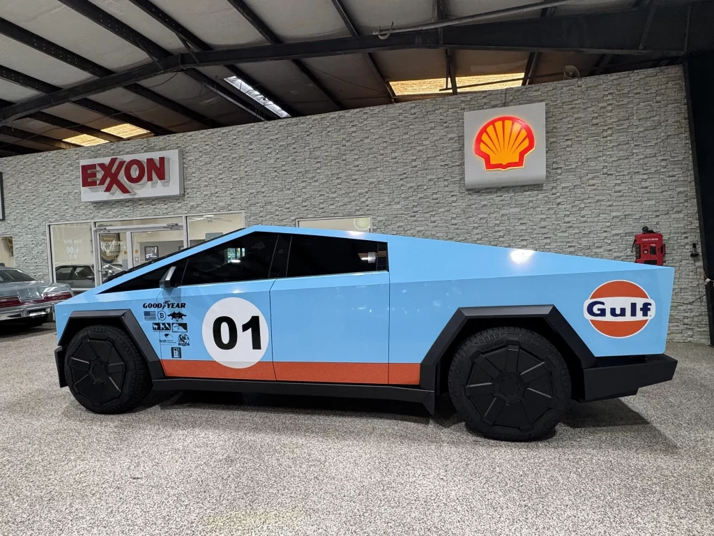 2024 tesla cybertruck cyberbeast Gulf 7 Motor16