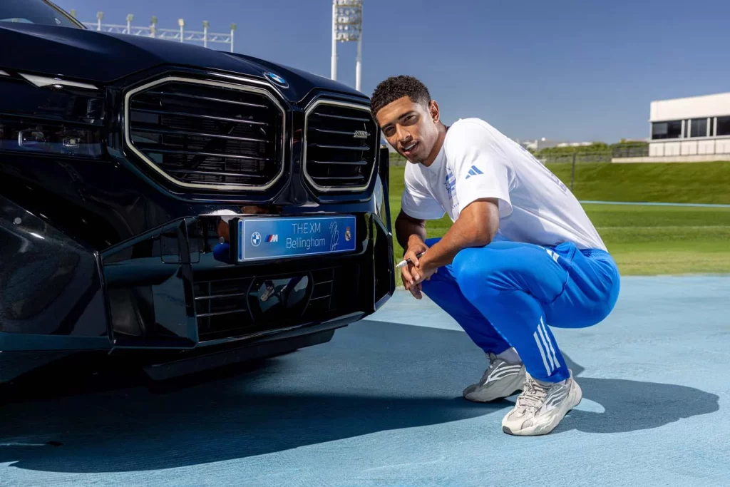 La plantilla del Real Madrid recibe sus nuevos BMW: todas las fotos de los jugadores con sus coches 20 Motor16 2025 BMW REAL MADRID17 Motor16