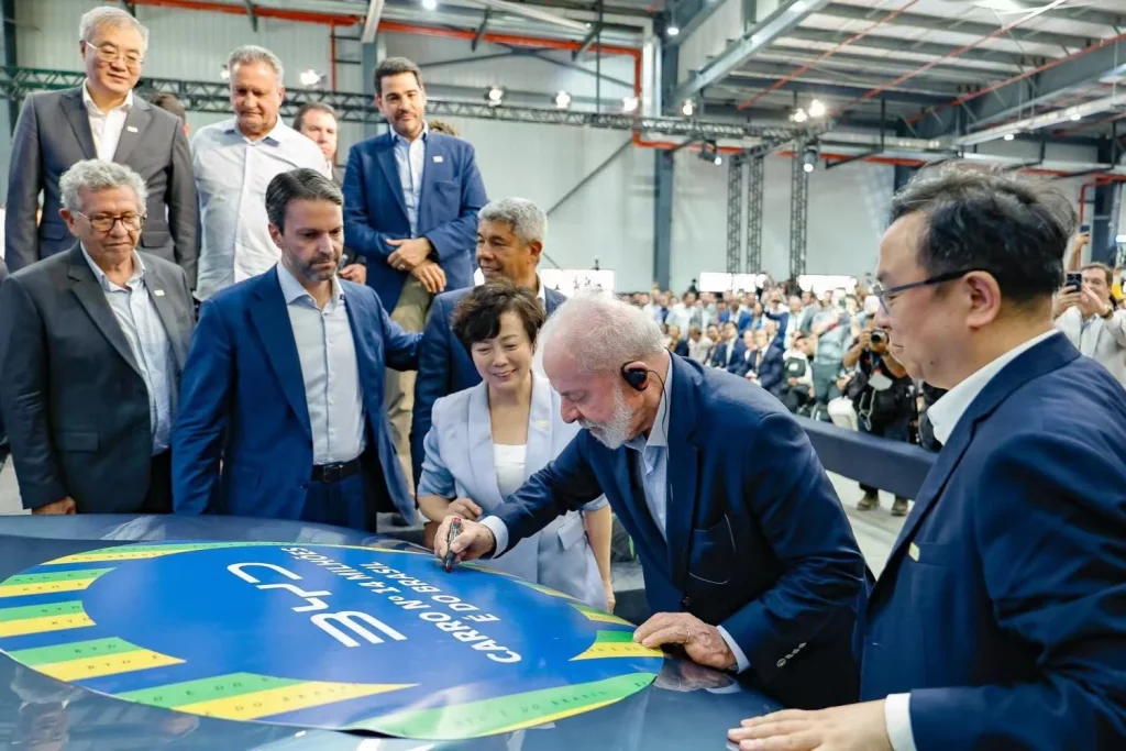 Ya son 14 millones de vehículos con enchufe los que BYD ha fabricado 6 Motor16 2025 BYD vehiculo 14 millones 4 Motor16