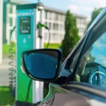 Los puntos de recarga para coches eléctricos van viento en popa en España