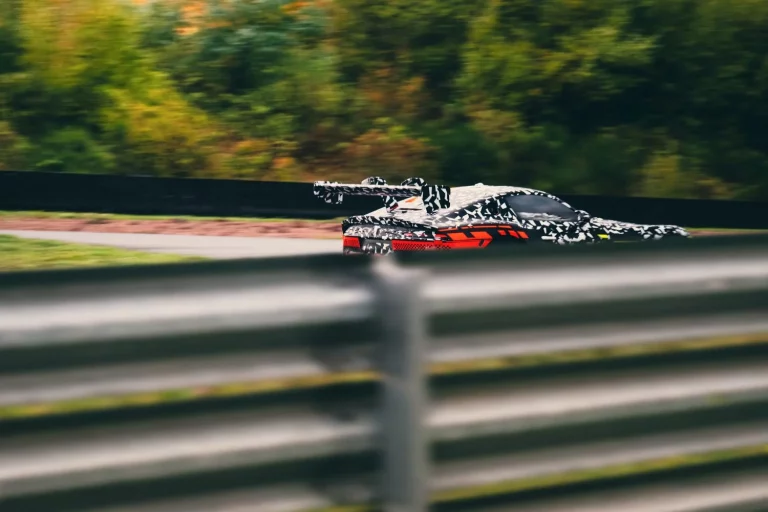 Mercedes-AMG no da por muerto al V8. Y nos lo demuestra con este GT Track Sport