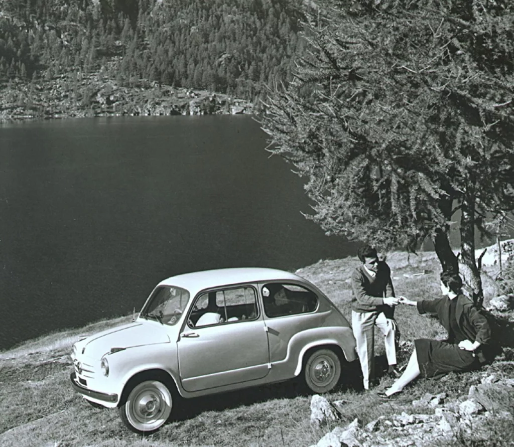 Fiat 600: 70 años de la 'Dolce Vita' más práctica y funcional 6 Motor16 2025 Fiat 600 70 anos 3 Motor16