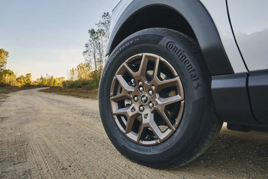 2025 Ford Bronco Sport Bronze Package. Imagen llanta.