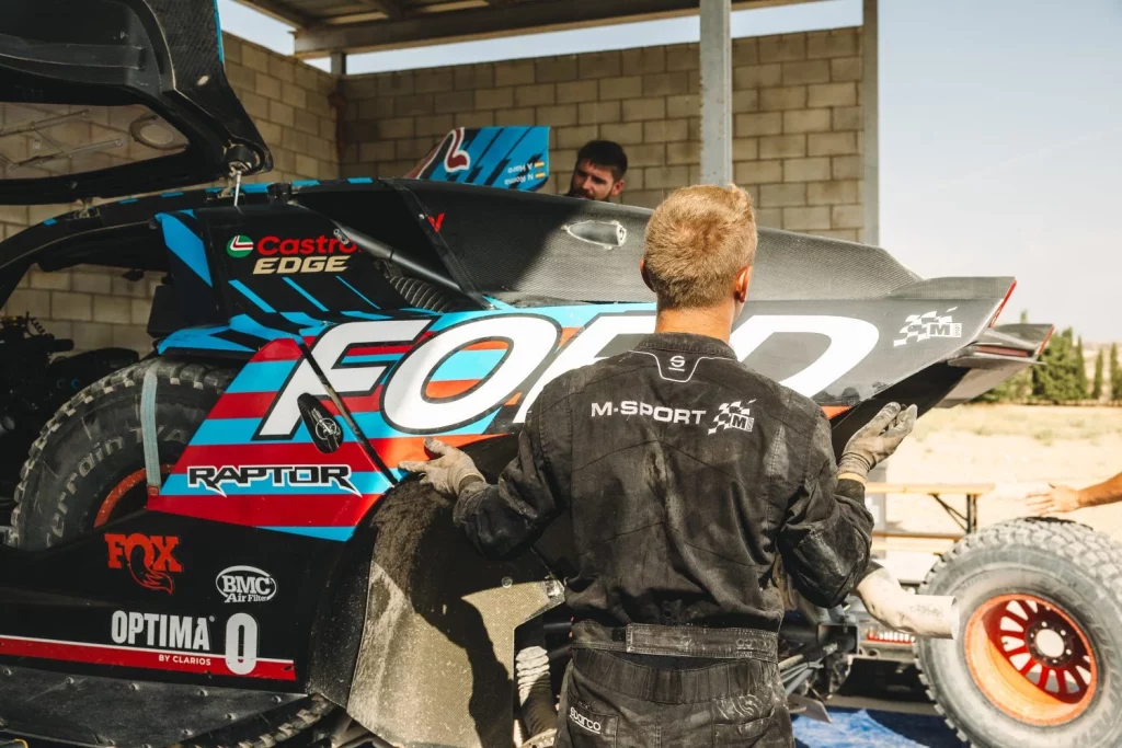 2025 GRIT CARLOS SAINZ Raptor T1 10 Motor16