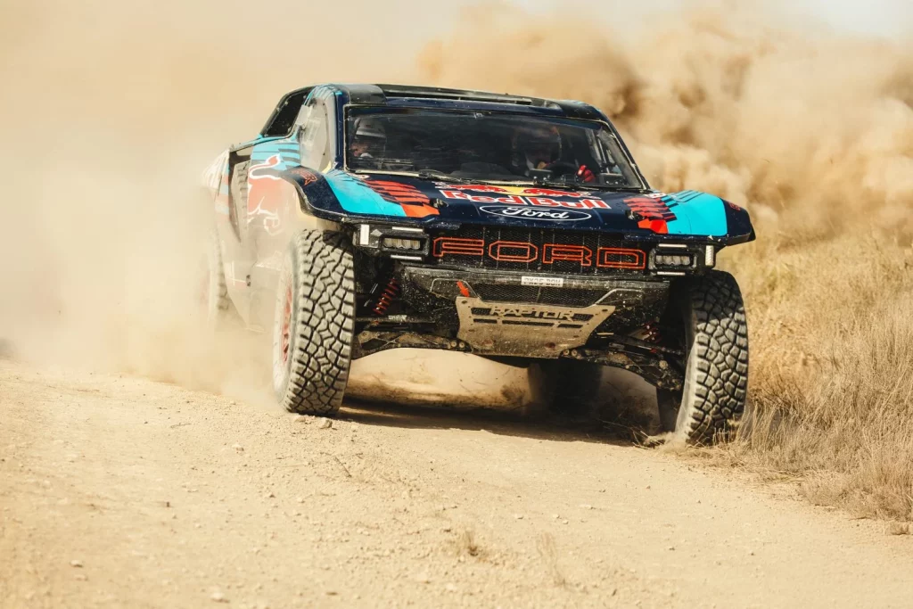 2025 GRIT CARLOS SAINZ Raptor T1 77 Motor16
