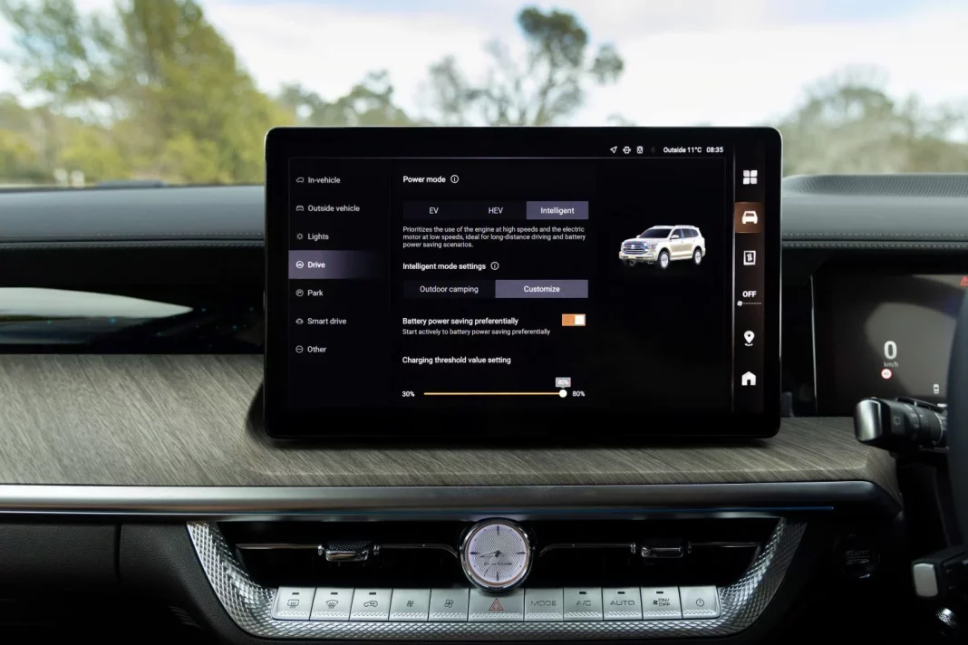 2025 GWM Tank 500 Hi4-T PHEV. Imagen pantalla.