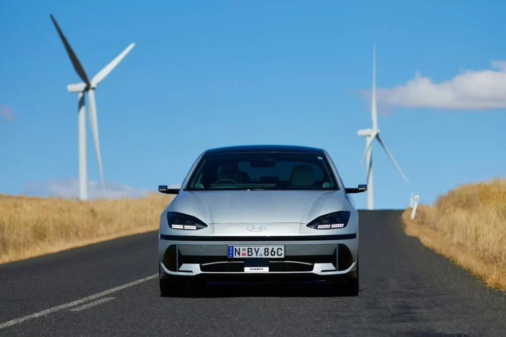 El viaje de 15.000 kilómetros para conseguir un Hyundai IONIQ 6 por solo 25.520 euros 2 Motor16 2025 Hyundai IONIQ 6 Australia. Imagen movimiento.