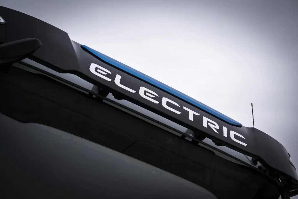 2025 IVECO S eWAY Rigido 6 Motor16