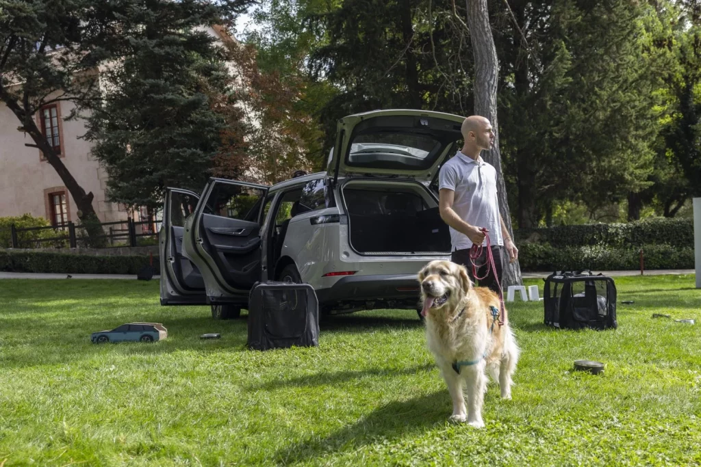 Los creadores del coche 'pet-friendly' te dan 5 consejos para viajar con tu mascota 6 Motor16 2025 Jaecoo 5 mascota pet friendly 2 Motor16