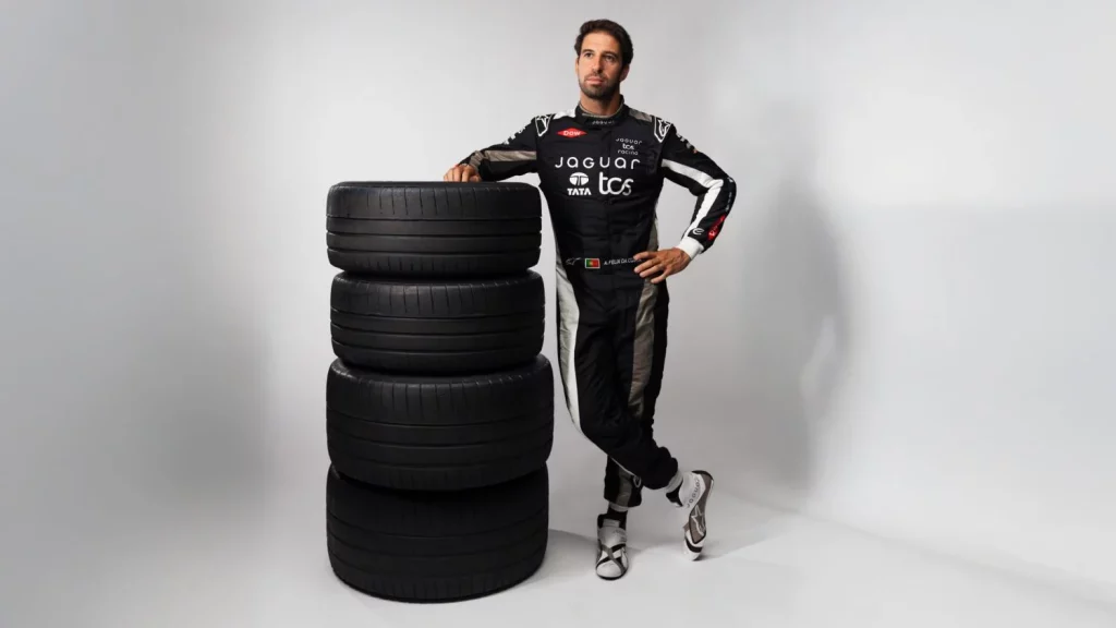 2025 Jaguar TCS Racing. Antonio Felix da Costa. Imagen estudio.
