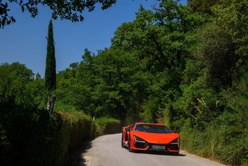 Esperienza Giro Toscana: Cuando disfrutar de tu Lamborghini pasa a un segundo plano 28 Motor16 2025 Lamborghini Giro Toscana 26 Motor16