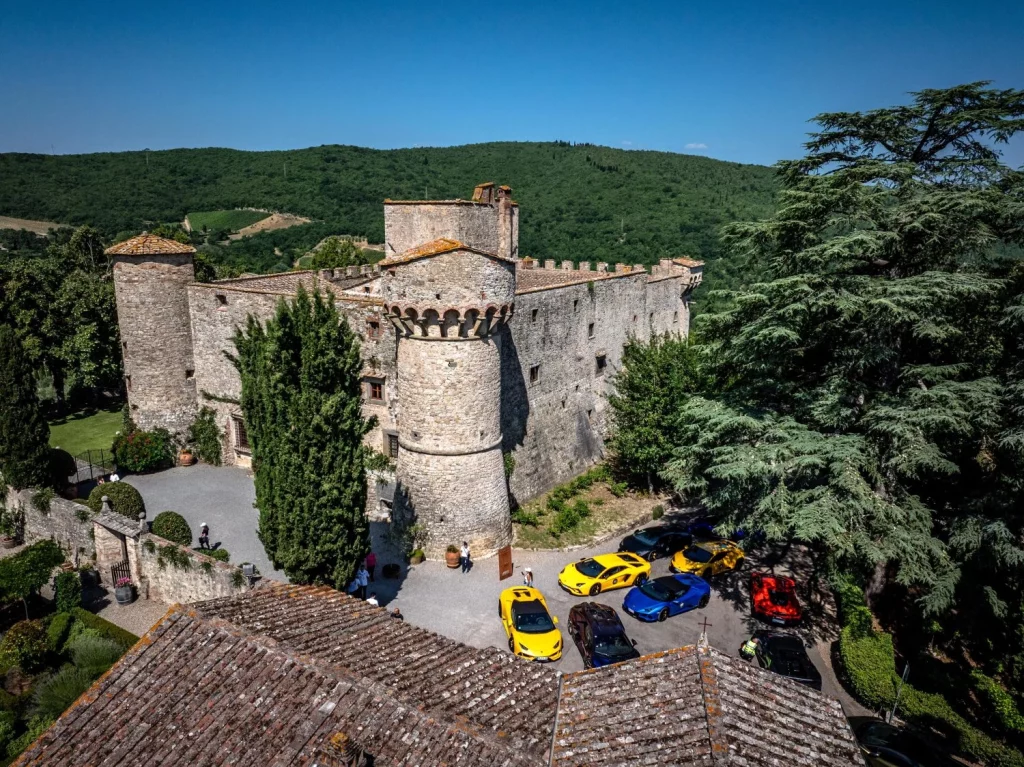 Esperienza Giro Toscana: Cuando disfrutar de tu Lamborghini pasa a un segundo plano 8 Motor16 2025 Lamborghini Giro Toscana 5 Motor16