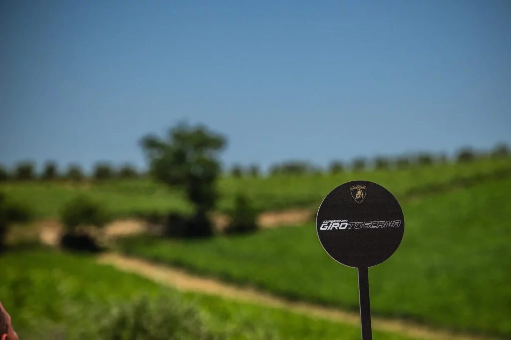 Esperienza Giro Toscana: Cuando disfrutar de tu Lamborghini pasa a un segundo plano 12 Motor16 2025 Lamborghini Giro Toscana 9 Motor16