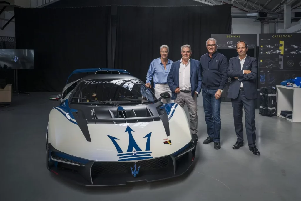 2025 Maserati MCXtrema. Entrega en Módena. Imagen entrega.