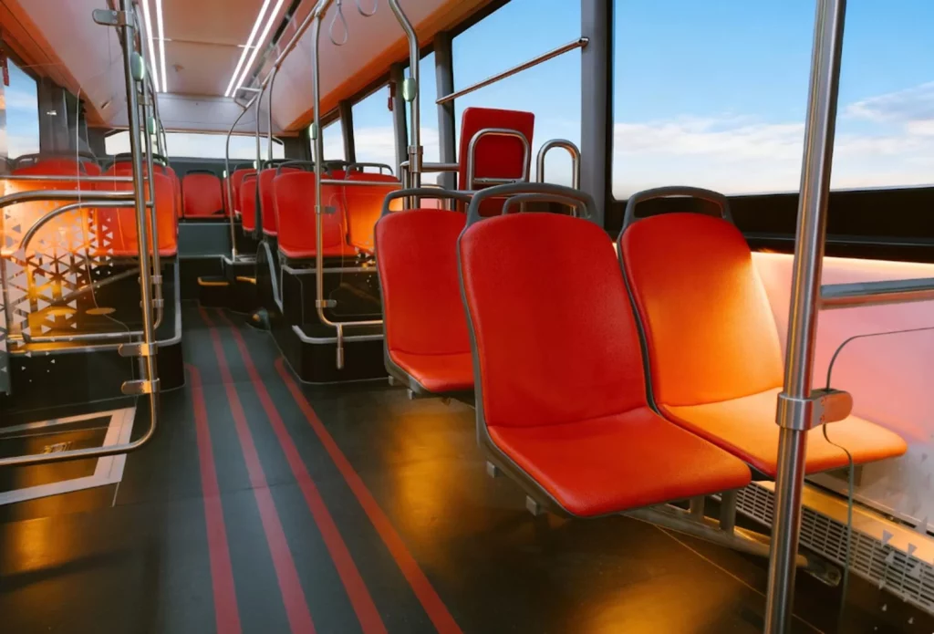 Lo último de MG tiene espacio para 50 pasajeros y 400 kilómetros de autonomía 2 Motor16 2025 MG iEV12. Bus EV. Imagen interior.