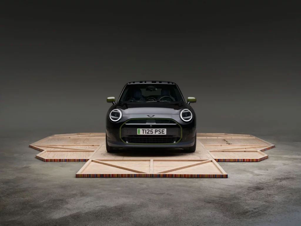 MINI Paul Smith Edition: Una edición especial con toques muy 'british' 12 Motor16 2025 MINI Paul Smith 16 Motor16