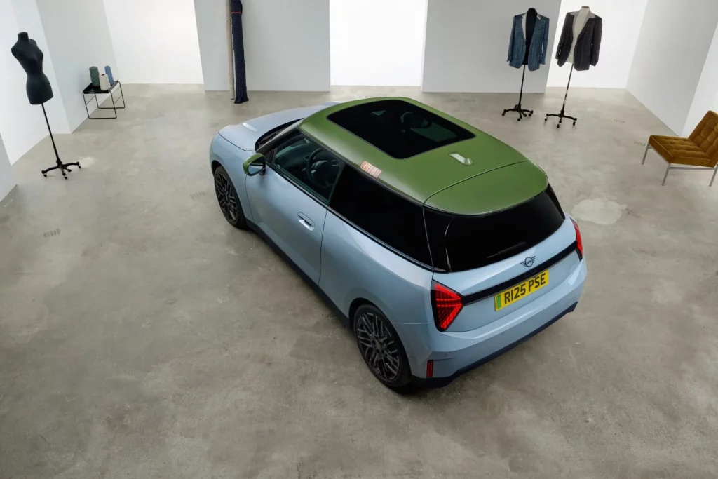 MINI Paul Smith Edition: Una edición especial con toques muy 'british' 9 Motor16 2025 MINI Paul Smith 8 Motor16