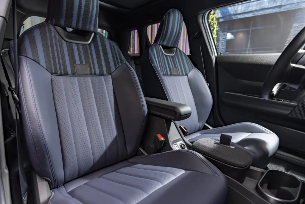 MINI Paul Smith Edition: Una edición especial con toques muy 'british' 62 Motor16 2025 MINI convertible paul smith 25 Motor16