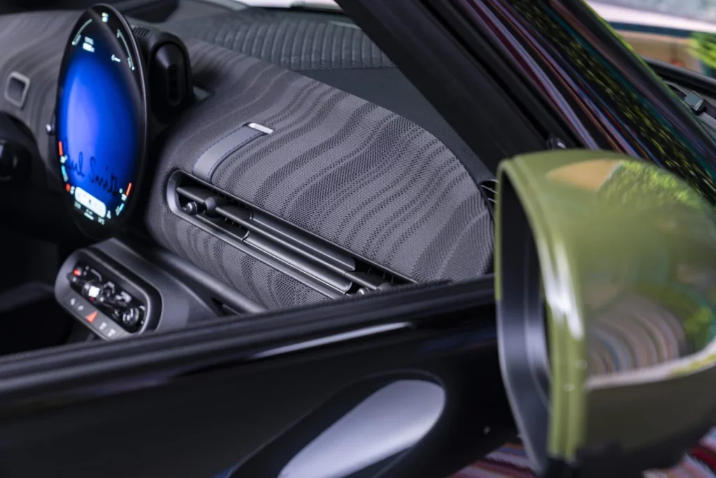 MINI Paul Smith Edition: Una edición especial con toques muy 'british' 43 Motor16 2025 MINI convertible paul smith 6 Motor16