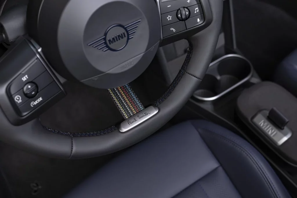 MINI Paul Smith Edition: Una edición especial con toques muy 'british' 45 Motor16 2025 MINI convertible paul smith 8 Motor16