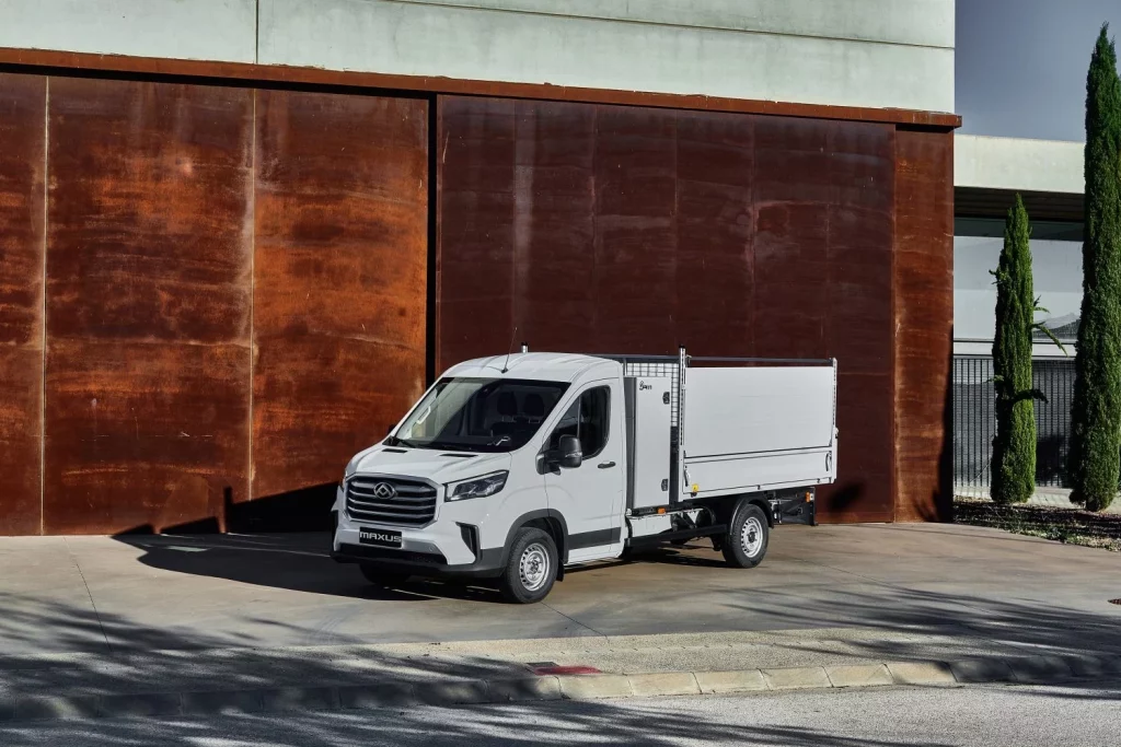 Maxus multiplica las posibilidades de tres de sus comerciales con la versión chasis cabina 2 Motor16 2025 Maxus eDeliver9. Imagen.