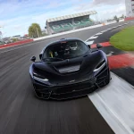 El prototipo del McLaren W1 ya estira las piernas en Silverstone