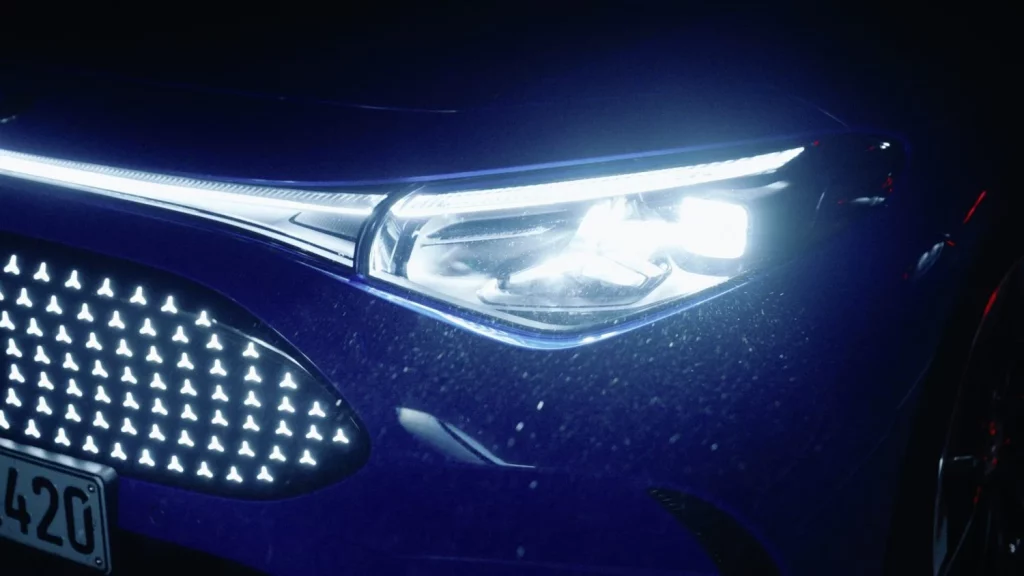 Mercedes-Benz estrena un 'laboratorio' donde convierte la noche en día 15 Motor16 2025 Mercedes Benz centro iluminacion alemannia 8 Motor16