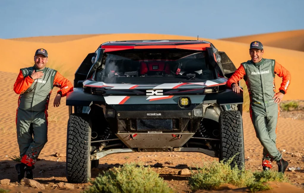 Moraes y Zenz: El tándem que pilotará el cuarto Dacia Sandrider en el Rally Dakar 1 Motor16 2025 Dacia Sandrider. Moraes y Zenz. Imagen.