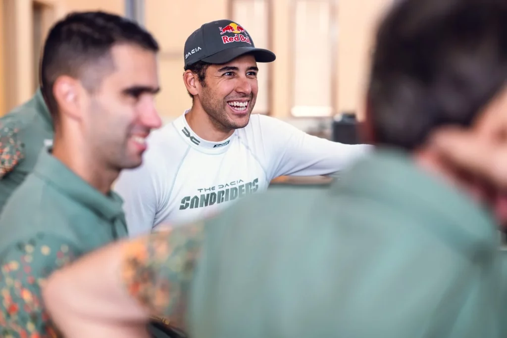 Moraes y Zenz: El tándem que pilotará el cuarto Dacia Sandrider en el Rally Dakar 7 Motor16 2025 Moraes Zenz dacia sandrider 4 Motor16