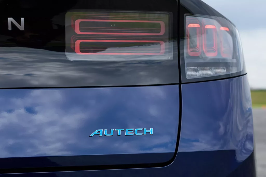 El nuevo Nissan Leaf llega a Japón con una 'casi' versión Nismo 16 Motor16 2025 Nissan Leaf Autech 10 Motor16