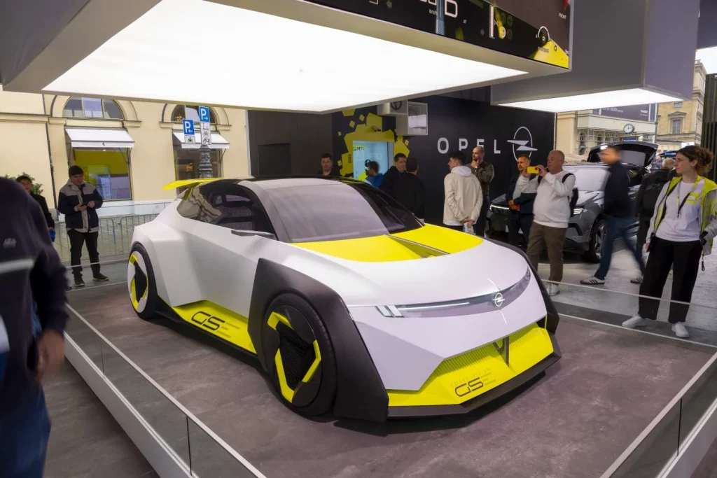 2025 Opel Corsa GSE Vision Gran Turismo Nacimiento 10 Motor16