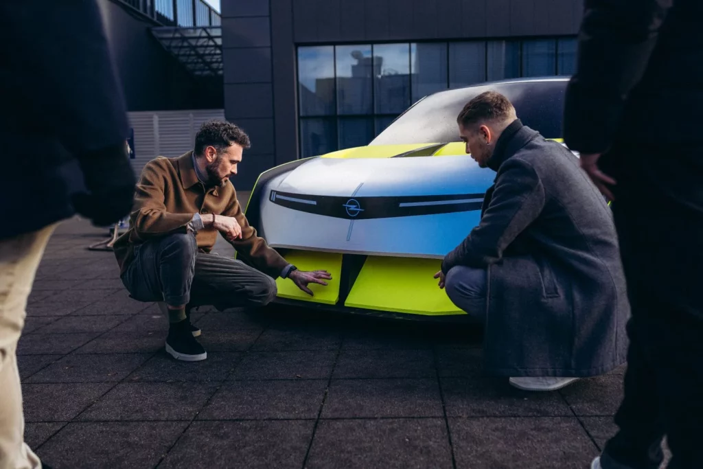 2025 Opel Corsa GSE Vision Gran Turismo Nacimiento 15 Motor16