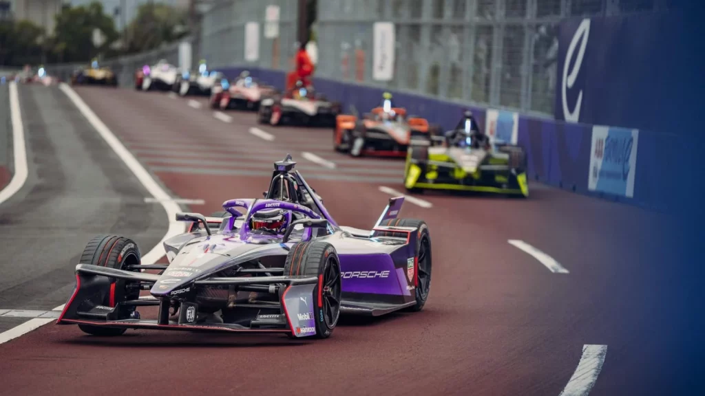 Porsche desvela el dúo de pilotos que se subirá a su 99X Electric esta temporada en Fórmula E 5 Motor16 2025 Porsche Motorsport. Pilotos Fórmula E. Imagen carrera.