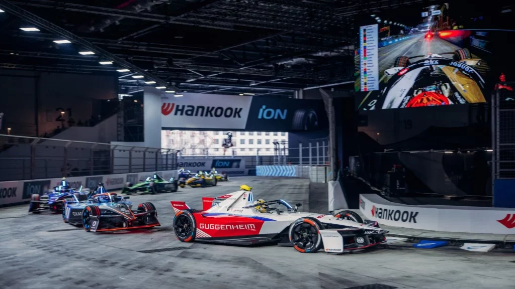 Porsche desvela el dúo de pilotos que se subirá a su 99X Electric esta temporada en Fórmula E 22 Motor16 2025 Porsche Motorsport pilotos Formula E 8 Motor16