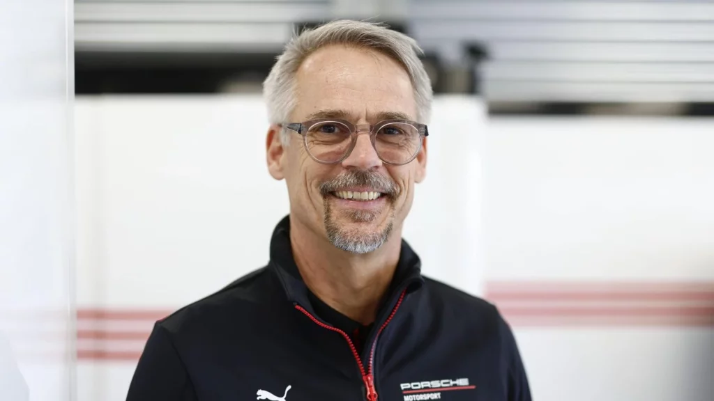 Porsche desvela el dúo de pilotos que se subirá a su 99X Electric esta temporada en Fórmula E 20 Motor16 2025 Porsche Motorsport pilotos Formula E 9 Motor16