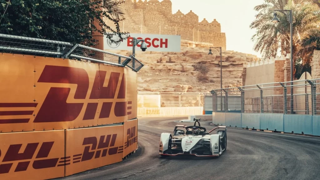 2025 Porsche TAG Formula E Nombre 12 Motor16