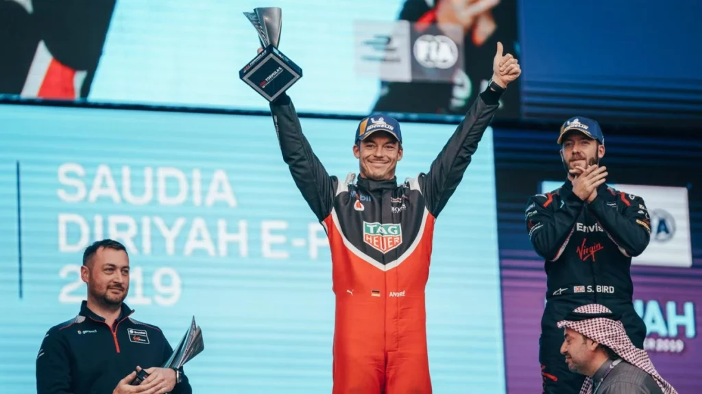 2025 Porsche TAG Formula E Nombre 19 Motor16
