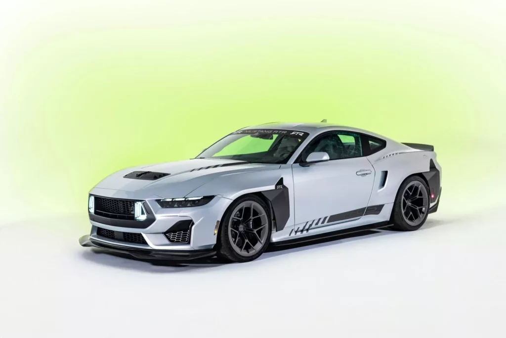 2025 RTR Mustang Spec 5. Imagen estudio.