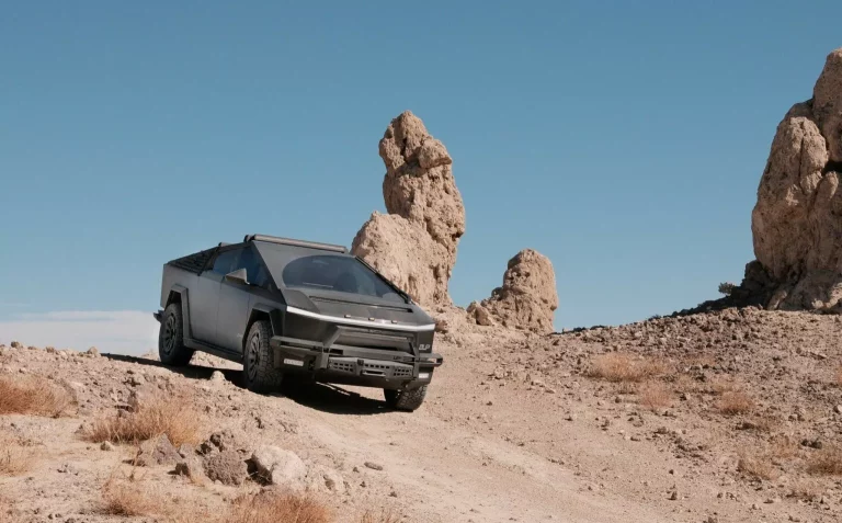 Mejorar la capacidad off-road del Tesla Cybertruck nunca fue tan fácil: UP lo sabe