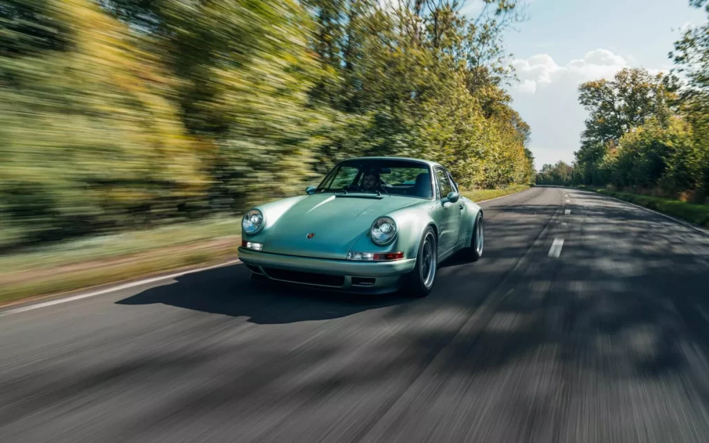 Lo último de Theon Design cuesta como tres Porsche 911 Carrera a estrenar 3 Motor16 2025 Theon Design. Porshe 911. Imagen movimiento.