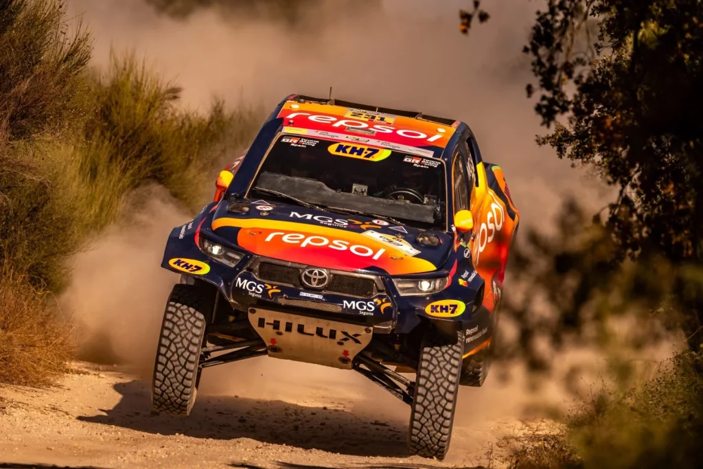 2025 Toyota Hilux T1+. Rally de Marruecos. Imagen movimiento.