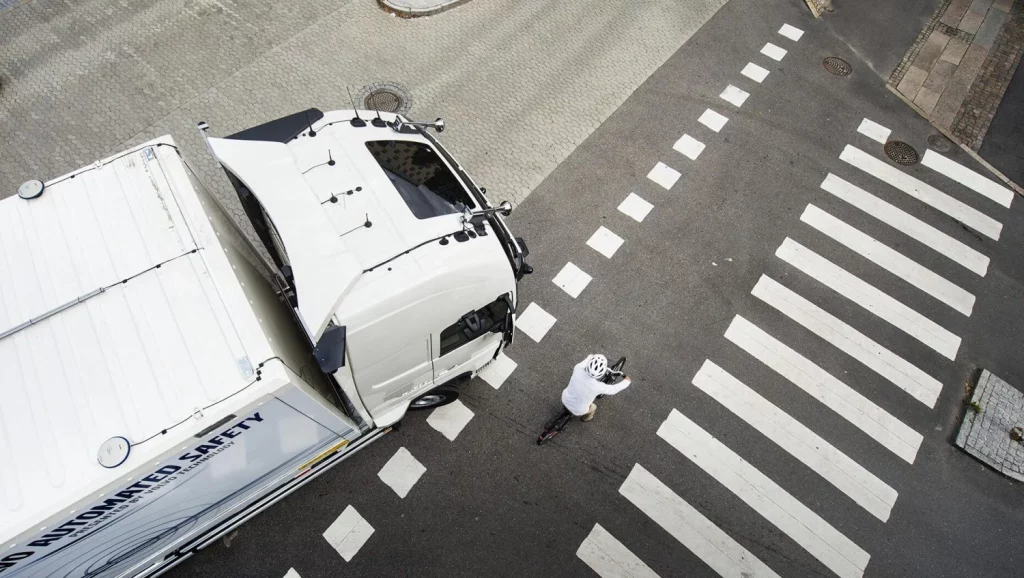 2025 Volvo Trucks Euro NCAP 2 Motor16