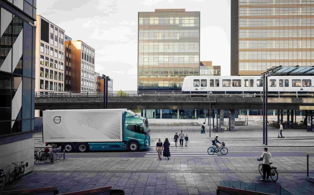 2025 Volvo Trucks Euro NCAP 4 Motor16