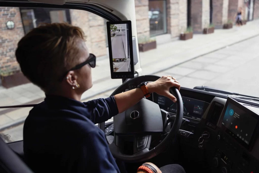 2025 Volvo Trucks. Euro NCAP. Imagen interior.