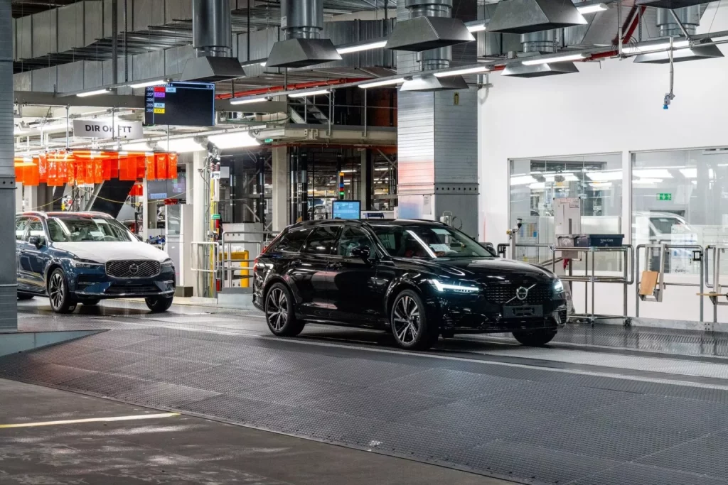Volvo dice adiós a todo un símbolo: La familia queda huérfana 3 Motor16 2025 Volvo V90. Último. Imagen.
