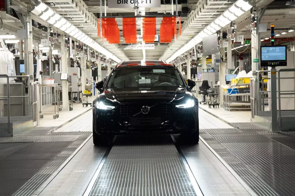 Volvo dice adiós a todo un símbolo: La familia queda huérfana 1 Motor16 2025 Volvo V90. Último. Imagen fábrica.