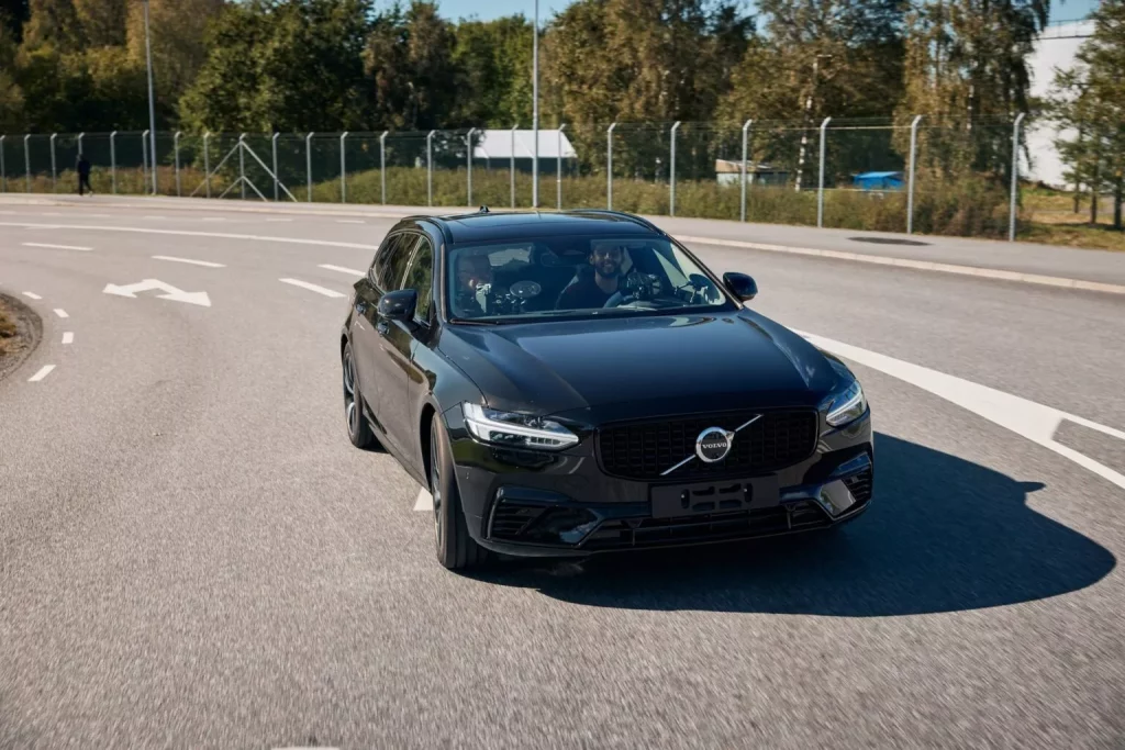 Volvo dice adiós a todo un símbolo: La familia queda huérfana 7 Motor16 2025 Volvo V90 Produccion 6 Motor16