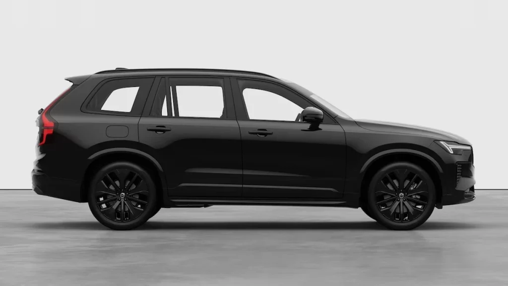 El sensacional Volvo XC90 saca su lado más siniestro desde 88.607 euros 12 Motor16 2025 Volvo XC90 Black estudio 6 Motor16