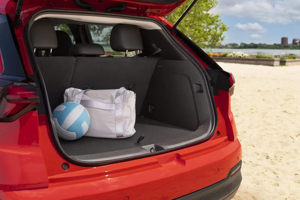 El Chevrolet Bolt se pone en forma y ajusta aún más sus precios 10 Motor16 2025 chevrolet bolt 5 Motor16